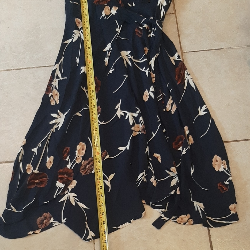 GANNI💐NWOT💐PRETTY FLORAL Navy Wrap Midi Dress TIE WAIST Flattering Fit Sz 36 - Picture 11 of 11